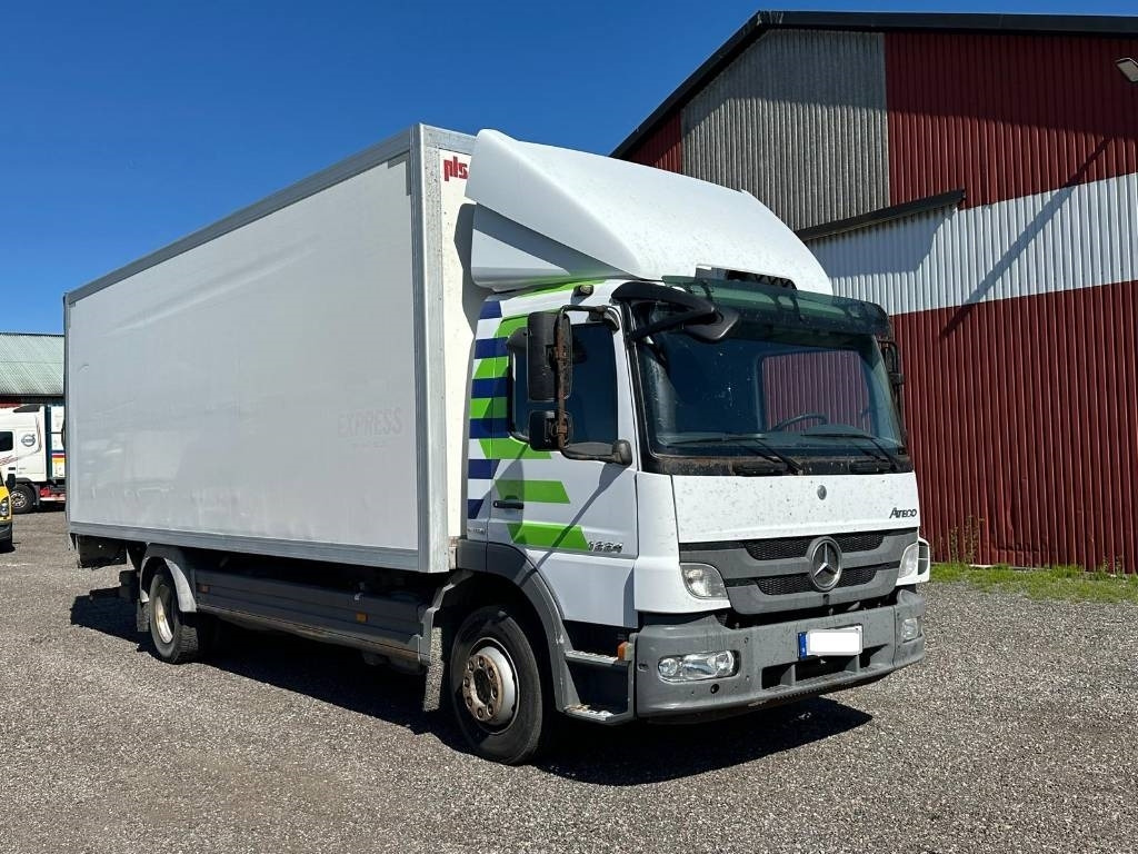 Mercedes-Benz 1224 L serie 5952 - بصندوق مغلق شاحنة: صور 1 Mercedes-Benz 1224 L serie 5952 - بصندوق مغلق شاحنة: صور 1