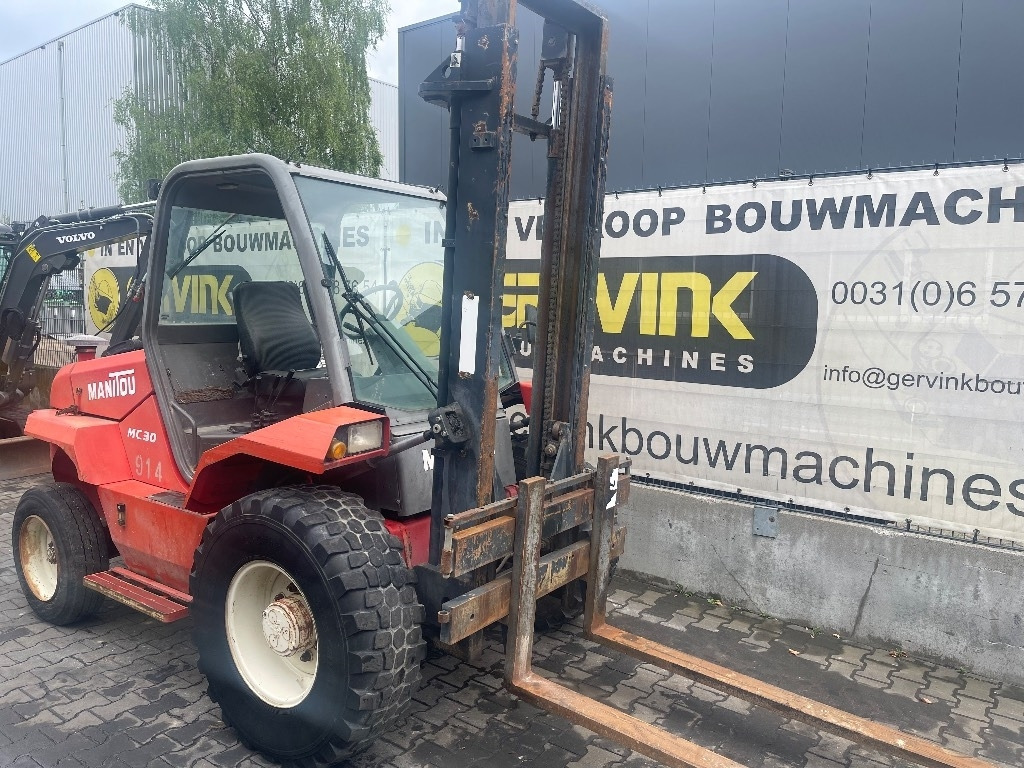Manitou MC 30 - شاحنات الطرق الوعرة: صور 3 Manitou MC 30 - شاحنات الطرق الوعرة: صور 3