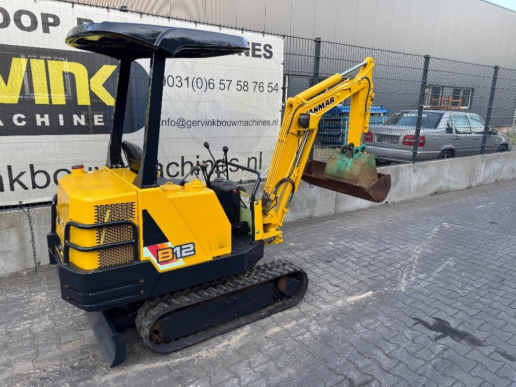 Yanmar B12 - حفارة مصغرة: صور 1 Yanmar B12 - حفارة مصغرة: صور 1