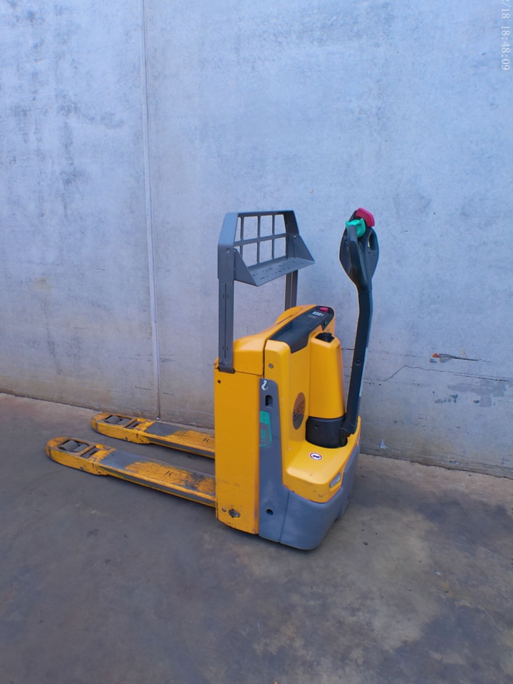 Jungheinrich EJE 116 LI-ION - معدات الرفع منخفض المستوى: صور 1 Jungheinrich EJE 116 LI-ION - معدات الرفع منخفض المستوى: صور 1