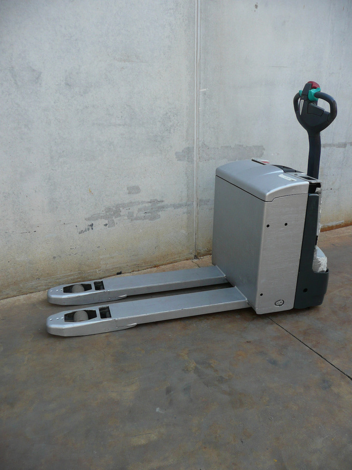 Jungheinrich EJE 120 - معدات الرفع منخفض المستوى: صور 2 Jungheinrich EJE 120 - معدات الرفع منخفض المستوى: صور 2