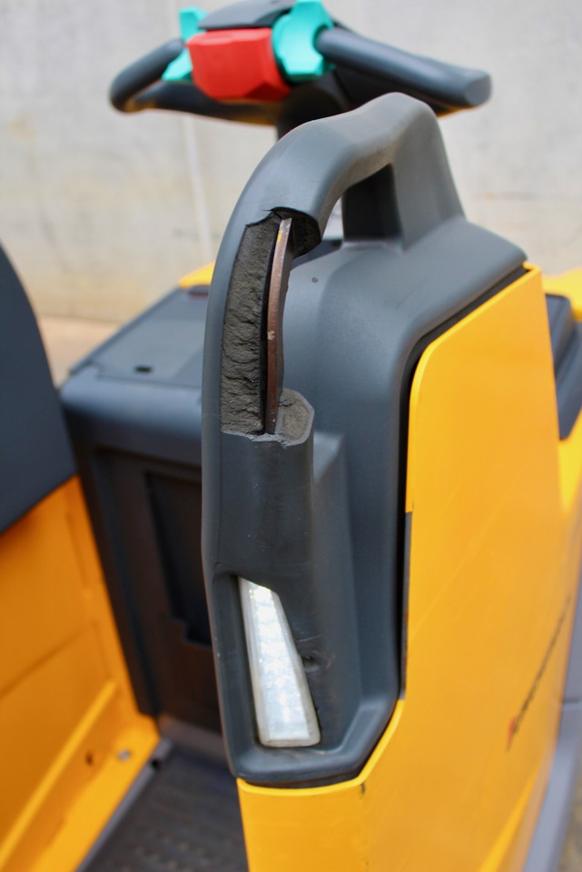 معدات الرفع منخفض المستوى Jungheinrich ERE 225 LI-ION: صور 8 معدات الرفع منخفض المستوى Jungheinrich ERE 225 LI-ION: صور 8