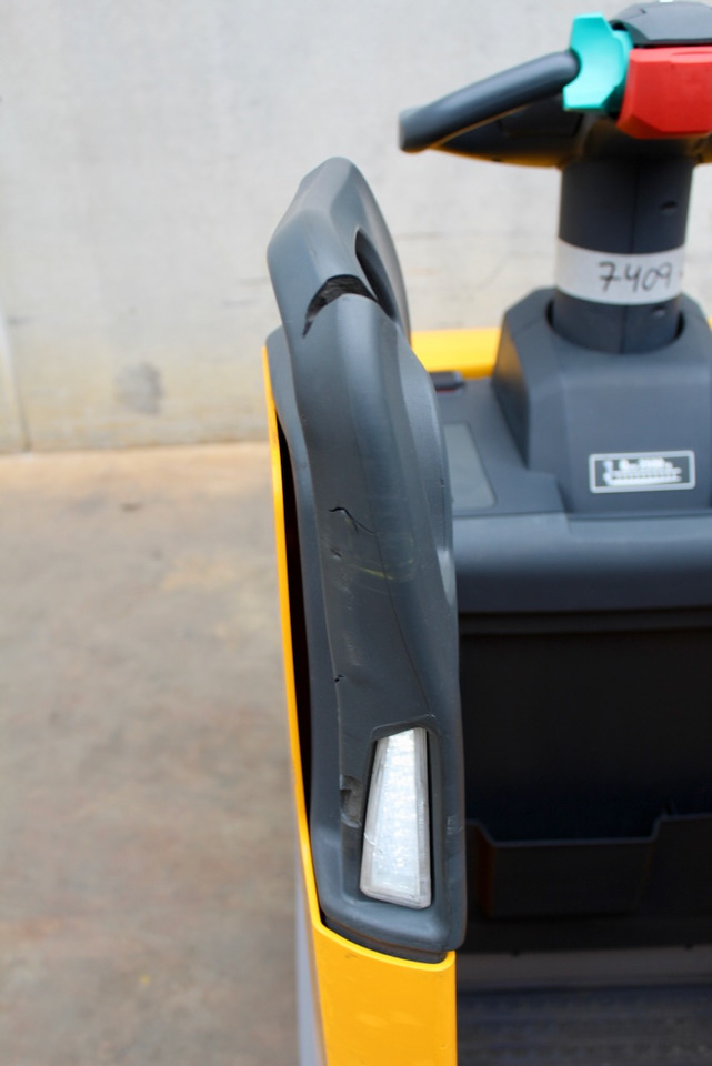 معدات الرفع منخفض المستوى Jungheinrich ERE 225 LI-ION: صور 9 معدات الرفع منخفض المستوى Jungheinrich ERE 225 LI-ION: صور 9