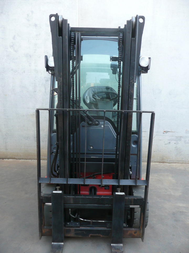 Toyota 8FBE15T - رافعة شوكية كهربائية: صور 5 Toyota 8FBE15T - رافعة شوكية كهربائية: صور 5