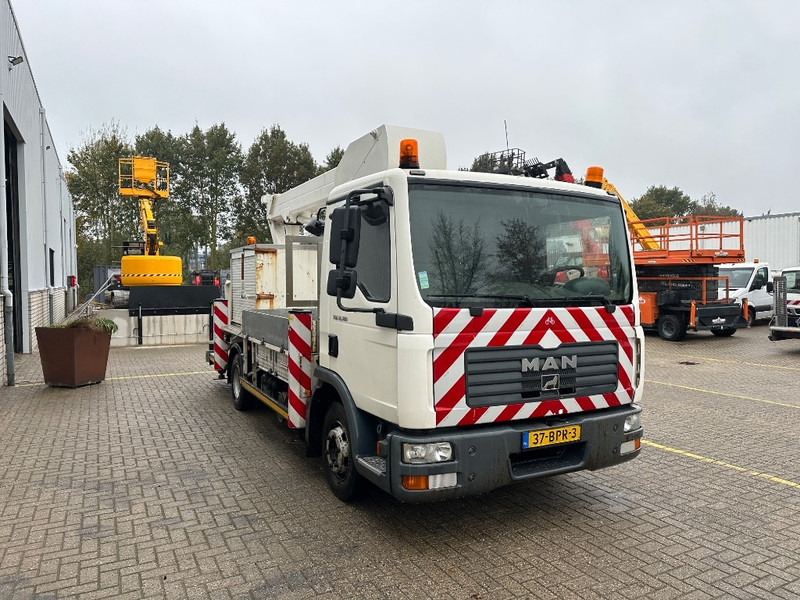 BISON Palfinger TKA 17 - مصاعد الازدهار محمولة على شاحنة: صور 4 BISON Palfinger TKA 17 - مصاعد الازدهار محمولة على شاحنة: صور 4