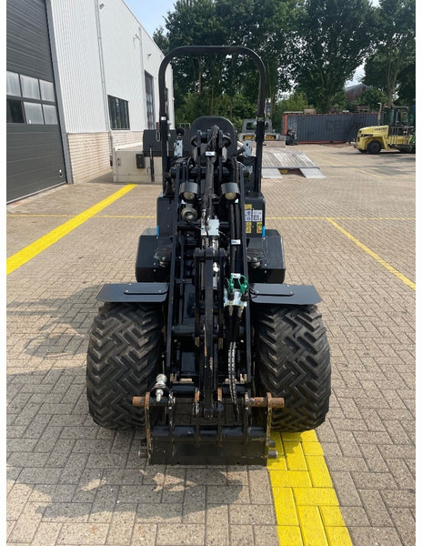 Giant G 2200 E - اللودر بعجل: صور 4 Giant G 2200 E - اللودر بعجل: صور 4