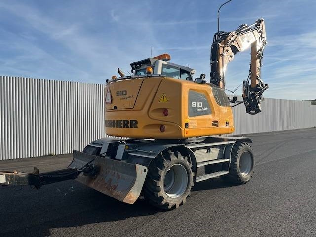 Liebherr A 910 Compact - حفارة على عجلات: صور 5 Liebherr A 910 Compact - حفارة على عجلات: صور 5