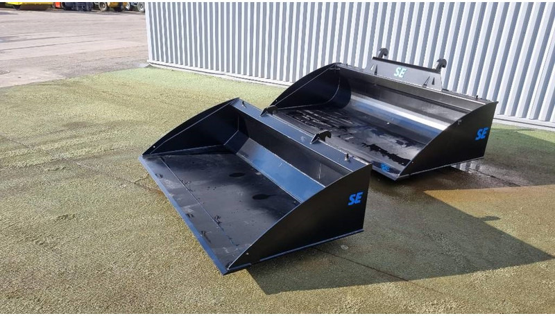 SE Equipment / Planeringsskopa / 2200 / 2400/ 2500 - بكت - آلات البناء: صور 4 SE Equipment / Planeringsskopa / 2200 / 2400/ 2500 - بكت - آلات البناء: صور 4