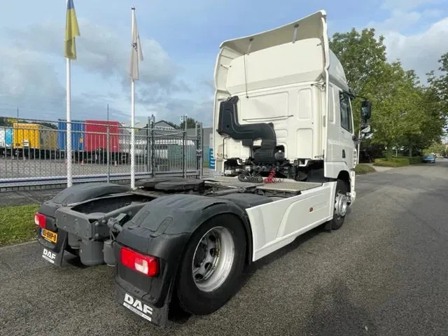 DAF CF 400 FT CF 400 Spacecab tractor head - شاحنة جرار: صور 5 DAF CF 400 FT CF 400 Spacecab tractor head - شاحنة جرار: صور 5