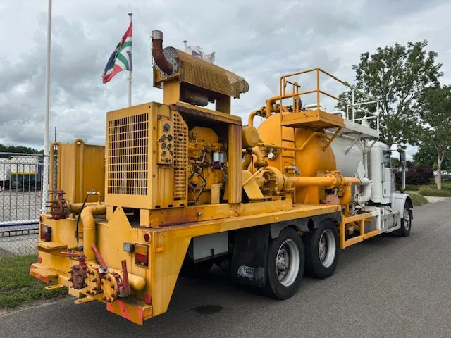 Freightliner 3 AXLE RIGID BODY chassis cabine - الشاسيه شاحنة: صور 4 Freightliner 3 AXLE RIGID BODY chassis cabine - الشاسيه شاحنة: صور 4