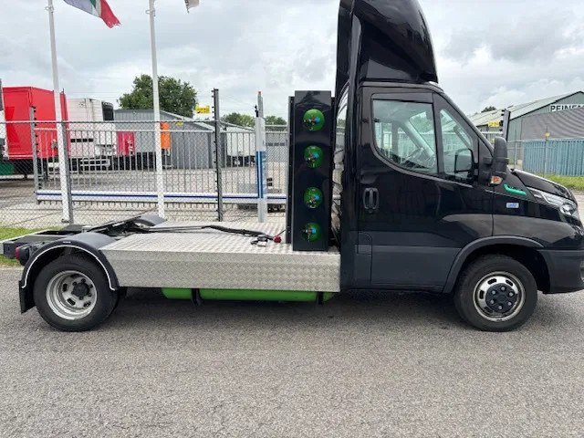 Iveco 35C14G Daily BE trekker 3.0 v.v. CNG gas - شاحنة جرار: صور 4 Iveco 35C14G Daily BE trekker 3.0 v.v. CNG gas - شاحنة جرار: صور 4