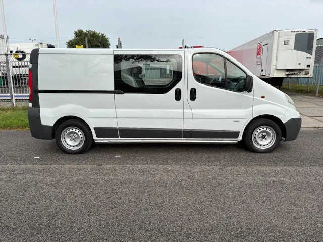 Opel Vivaro 2 2.0Cdti /84kW-E4 crew cab L2H1 - فان المدمجة, الشاحنات الصغيرة كابينة مزدوجة: صور 4 Opel Vivaro 2 2.0Cdti /84kW-E4 crew cab L2H1 - فان المدمجة, الشاحنات الصغيرة كابينة مزدوجة: صور 4