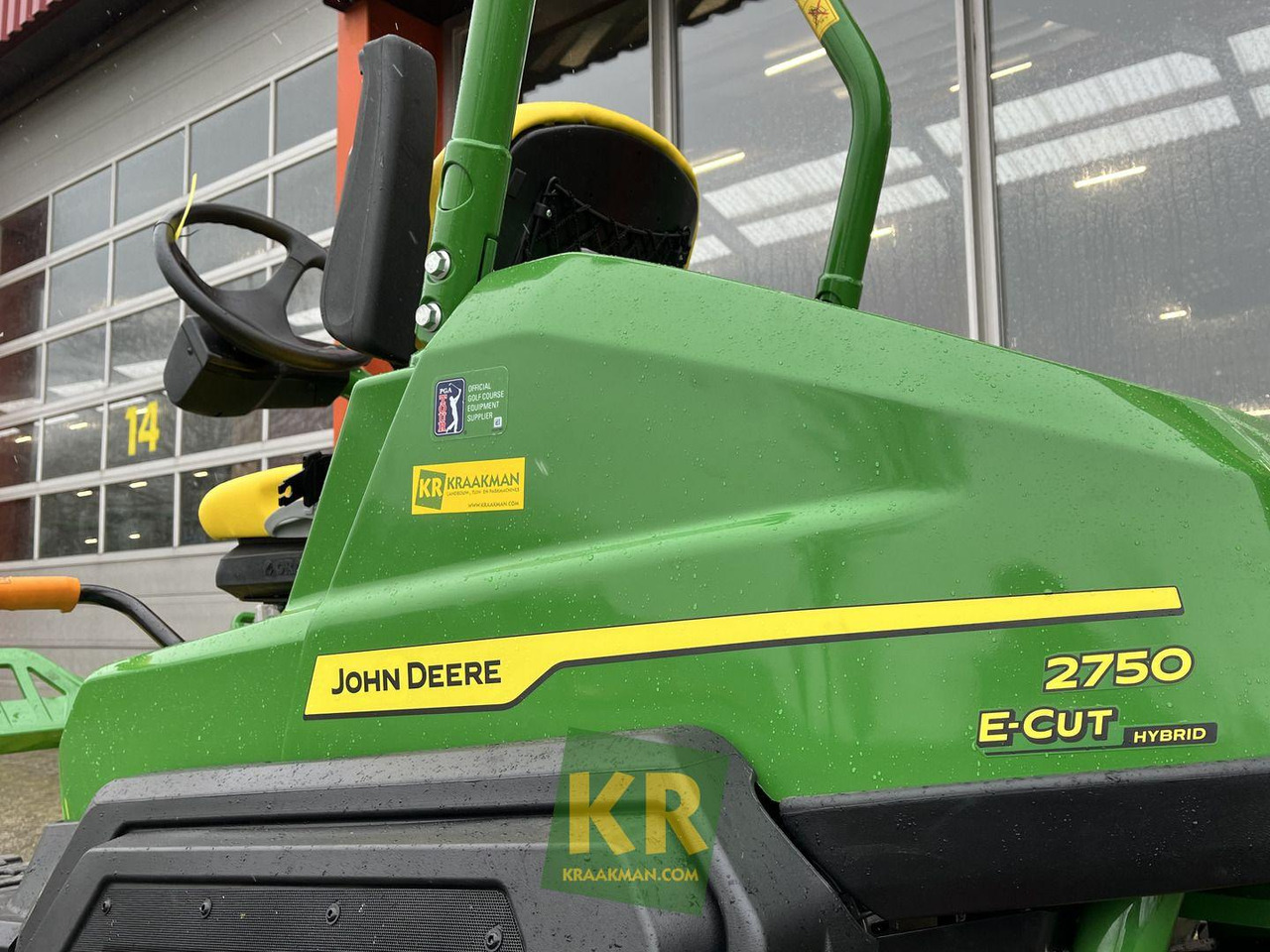 2750 E-CUT HYBRID John Deere - جزازة المروج: صور 4 2750 E-CUT HYBRID John Deere - جزازة المروج: صور 4