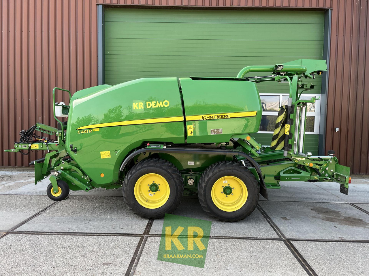 C441R John Deere - مكبس القش الدائري, معدة تغليف البالات: صور 2 C441R John Deere - مكبس القش الدائري, معدة تغليف البالات: صور 2