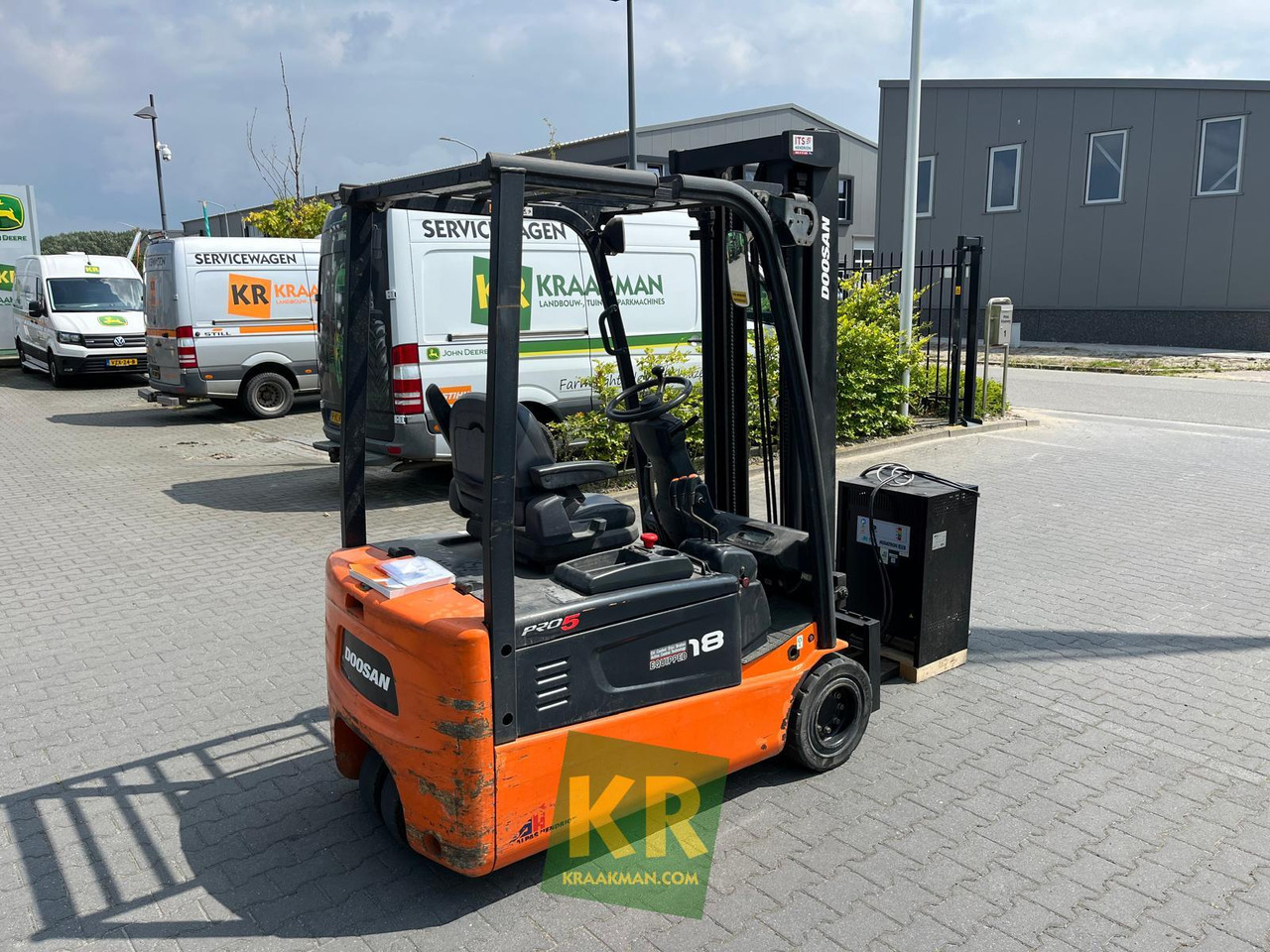 Doosan B18T - رافعة شوكية مثبتة على شاحنة: صور 5 Doosan B18T - رافعة شوكية مثبتة على شاحنة: صور 5