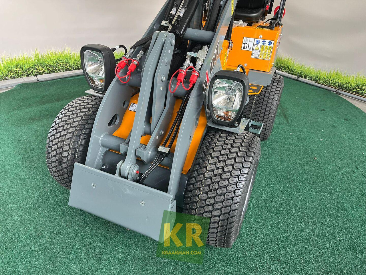 G1200 Giant  - لودر مفصلي صغير: صور 3 G1200 Giant  - لودر مفصلي صغير: صور 3