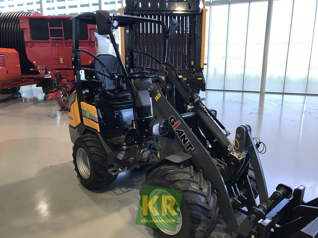 Giant G2200E - لودر مفصلي صغير: صور 2 Giant G2200E - لودر مفصلي صغير: صور 2