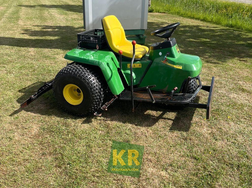 John Deere 1200A bunkerrake - معدات الحدائق: صور 5 John Deere 1200A bunkerrake - معدات الحدائق: صور 5