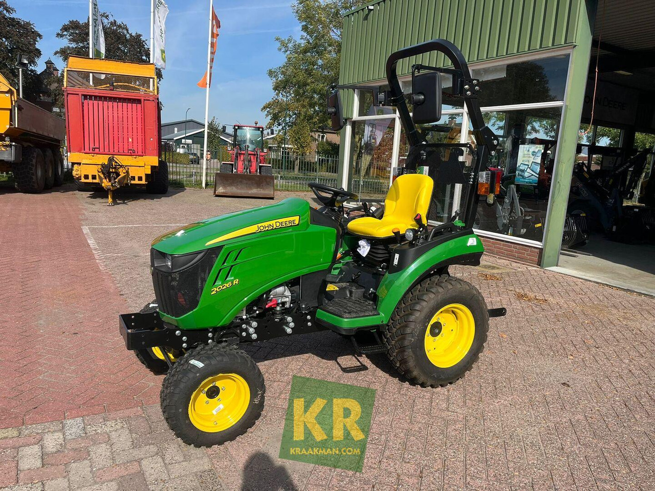 John Deere 2026R - جرار صغير: صور 1 John Deere 2026R - جرار صغير: صور 1