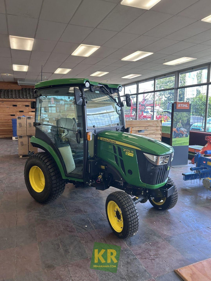 John Deere 2032R - جرار صغير: صور 4 John Deere 2032R - جرار صغير: صور 4