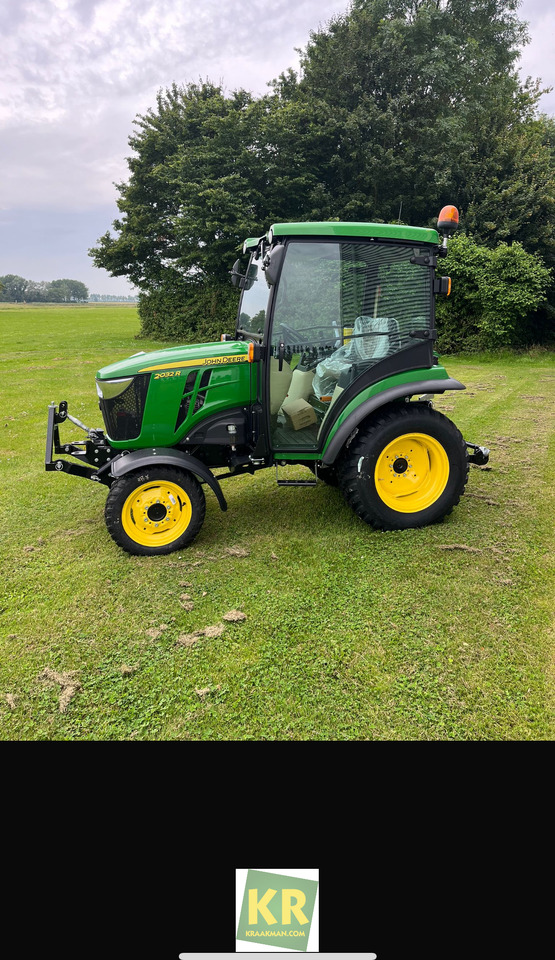 John Deere 2032R - جرار صغير: صور 1 John Deere 2032R - جرار صغير: صور 1
