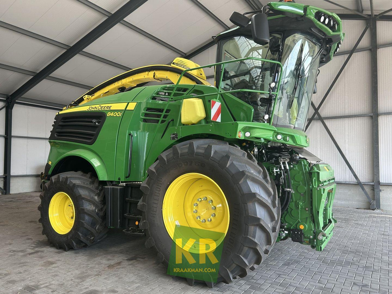 John Deere 8400 - حصادة الأعلاف: صور 5 John Deere 8400 - حصادة الأعلاف: صور 5
