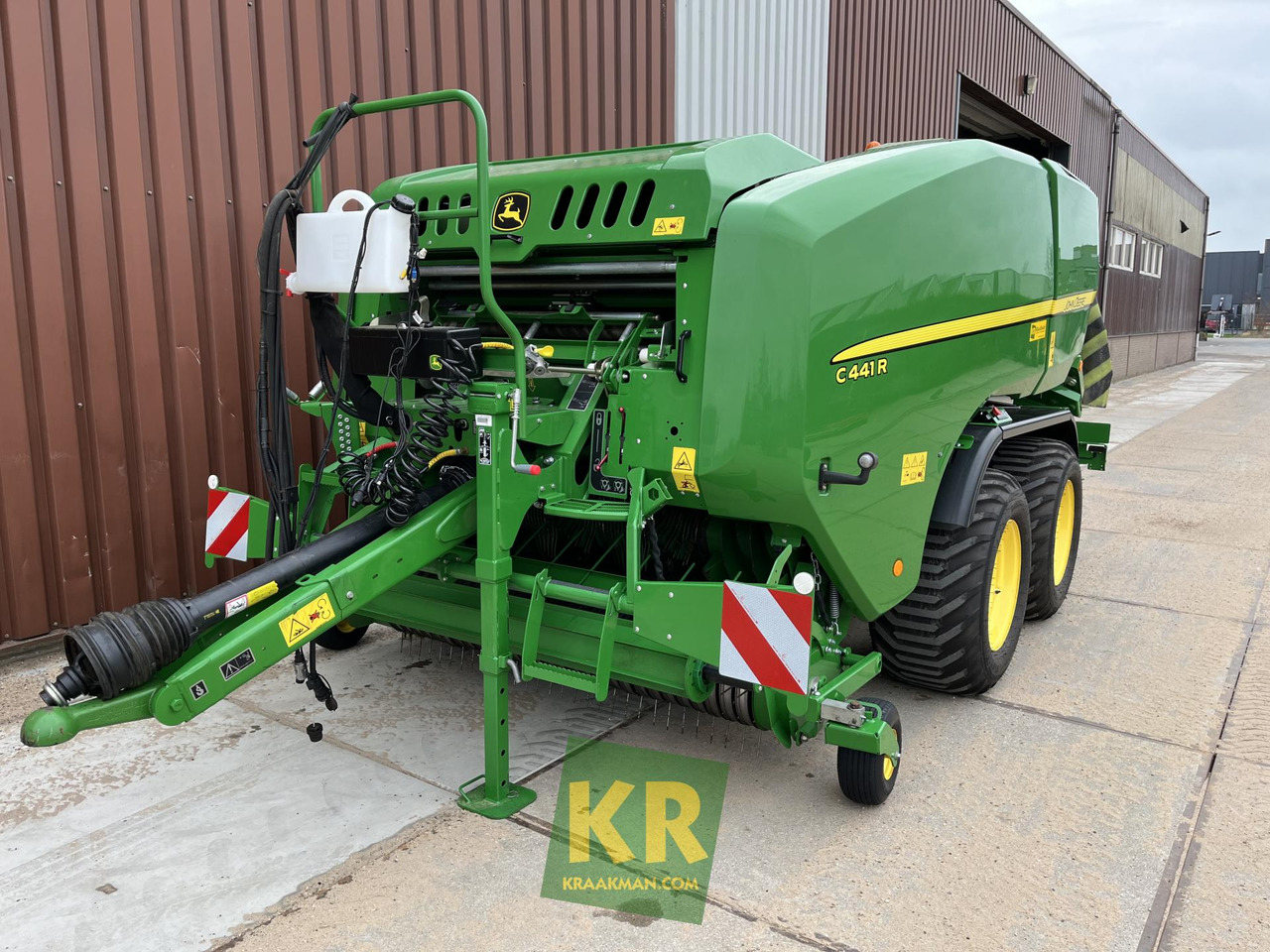 John Deere C441R - مكبس القش الدائري: صور 1 John Deere C441R - مكبس القش الدائري: صور 1