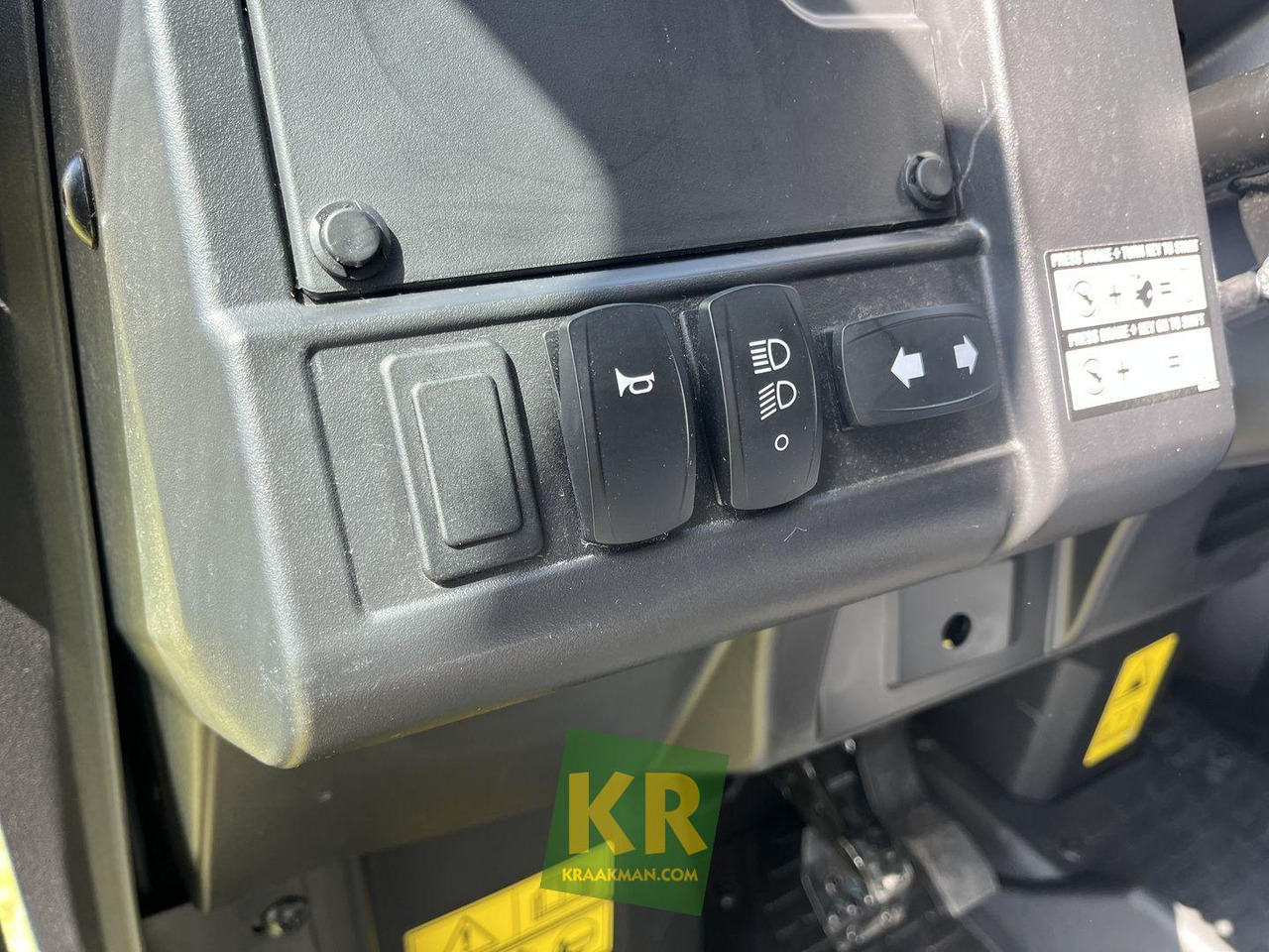 John Deere XUV875M - اتفس: صور 3 John Deere XUV875M - اتفس: صور 3