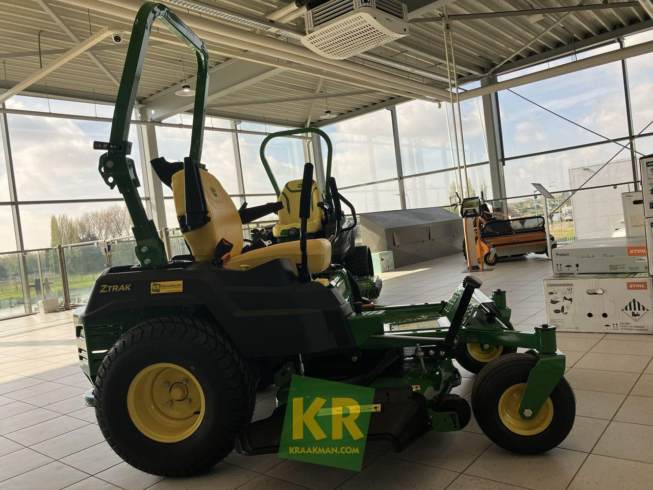 John Deere Z515E ZEROTURN - جزازة المروج: صور 4 John Deere Z515E ZEROTURN - جزازة المروج: صور 4