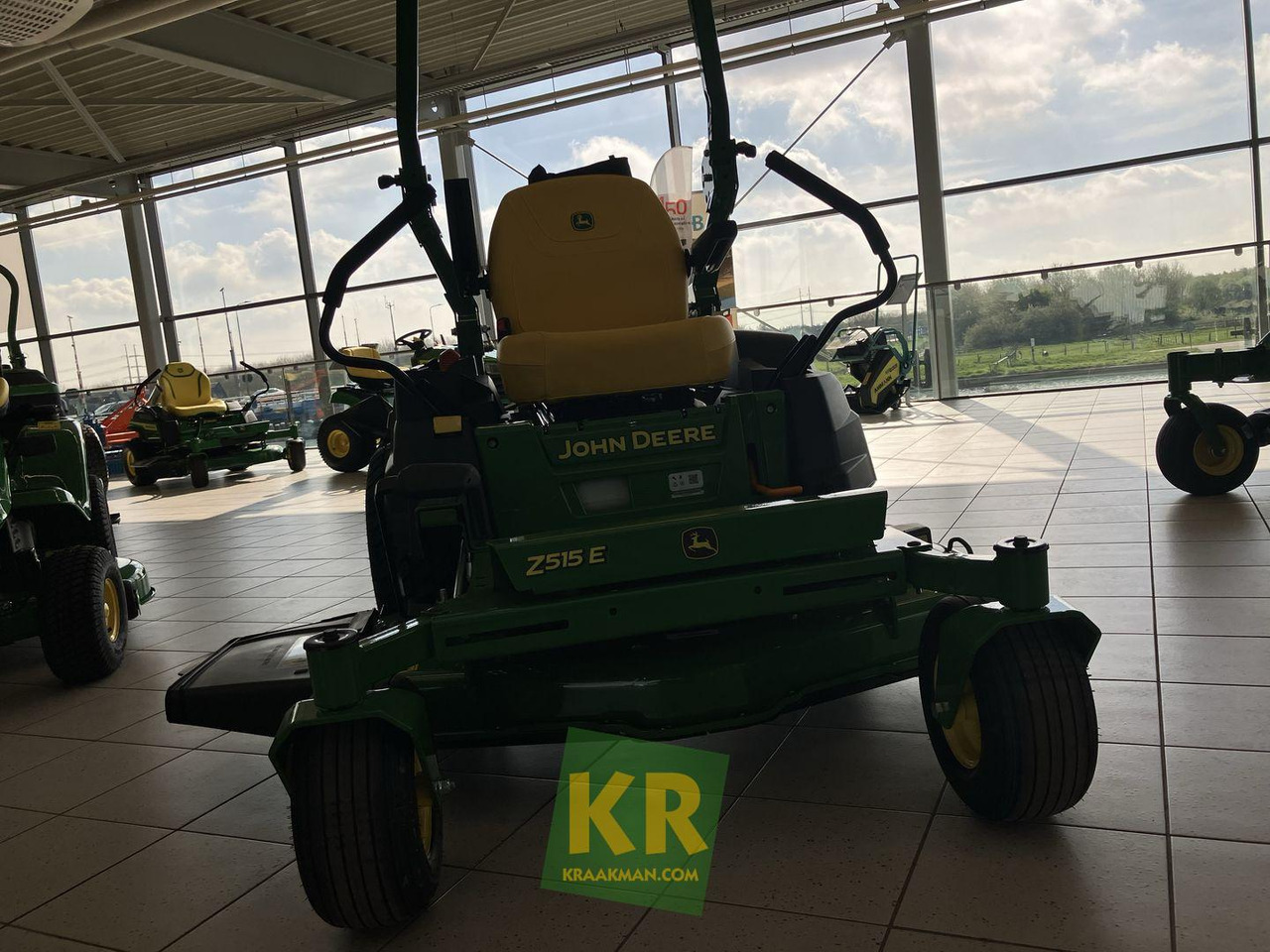 John Deere Z515E ZEROTURN - جزازة المروج: صور 2 John Deere Z515E ZEROTURN - جزازة المروج: صور 2
