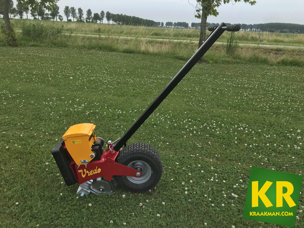 Vredo Turf Buddy - معدات بذار: صور 1 Vredo Turf Buddy - معدات بذار: صور 1