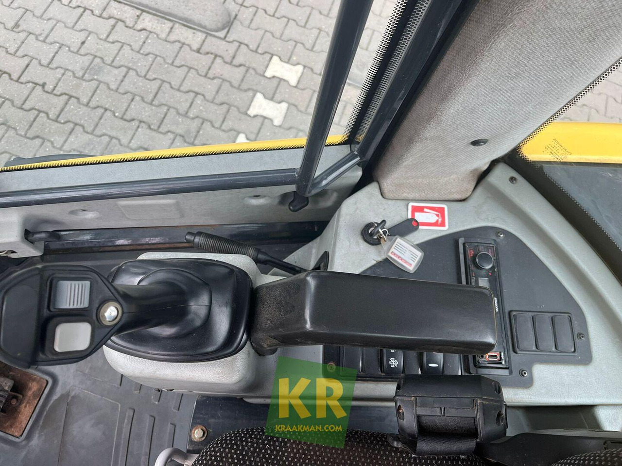 Yanmar V100 shovel - اللودر بعجل: صور 3 Yanmar V100 shovel - اللودر بعجل: صور 3