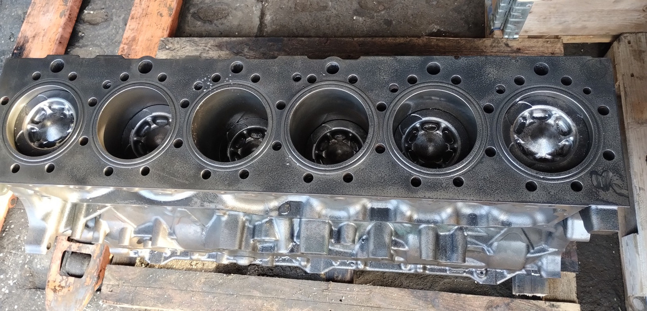 BLOK SILNIKA TŁOKI WAŁ KORBOWY KORBOWODY Volvo FH FH5 460 500 550 2023 232531326 P 23859377 1002142 - المحرك و قطع الغيار: صور 3 BLOK SILNIKA TŁOKI WAŁ KORBOWY KORBOWODY Volvo FH FH5 460 500 550 2023 232531326 P 23859377 1002142 - المحرك و قطع الغيار: صور 3