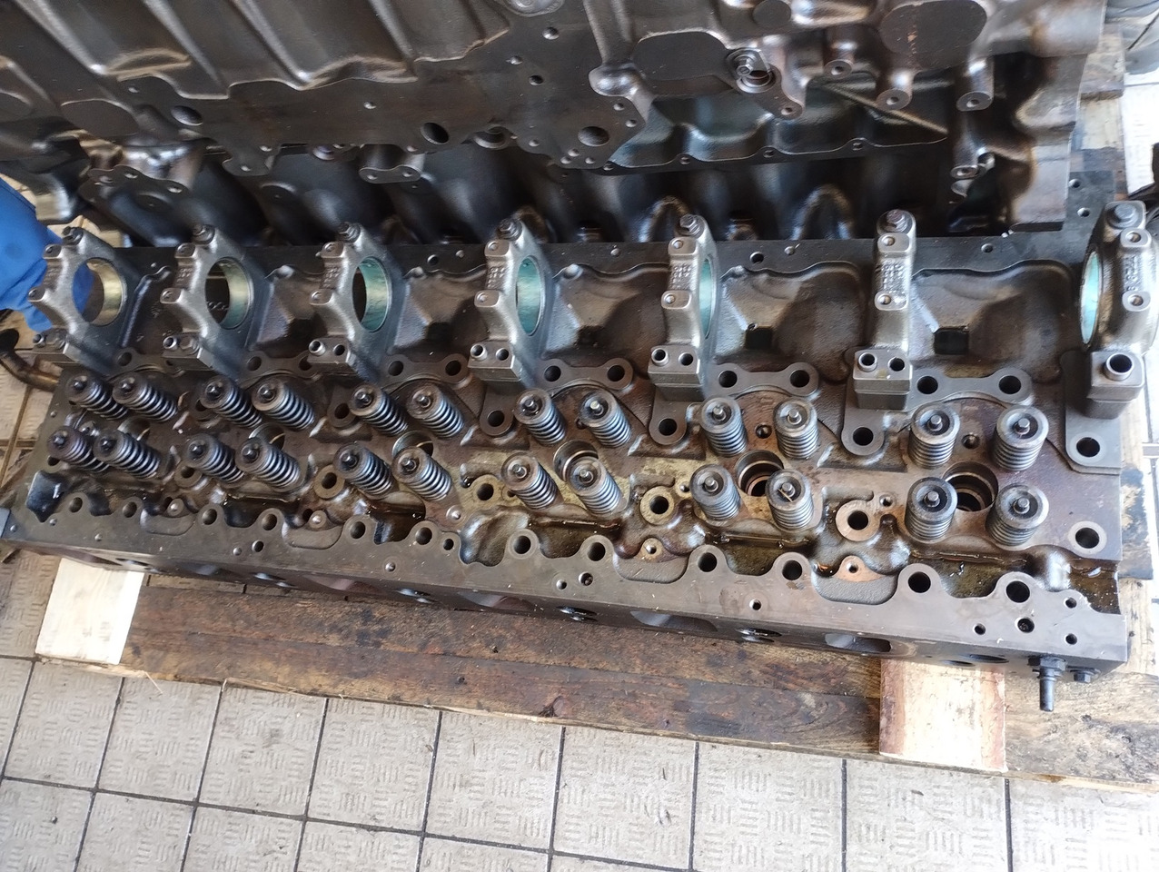 GŁOWICA SILNIKA VOLVO FH FH5 460 500 550 2023 232523115 P 23477606 1002143 - اسطوانة رئيس: صور 1 GŁOWICA SILNIKA VOLVO FH FH5 460 500 550 2023 232523115 P 23477606 1002143 - اسطوانة رئيس: صور 1