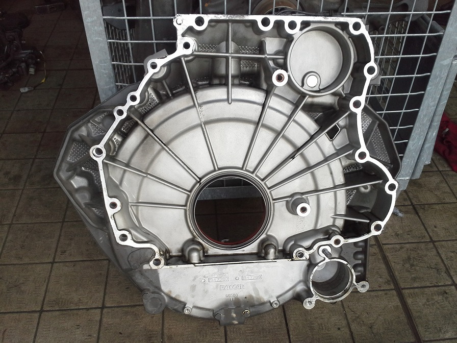 OBUDOWA KOŁA ZAMACHOWEGO DAF XF 106 MX11 440 1947202 1947209 - المحرك و قطع الغيار: صور 2 OBUDOWA KOŁA ZAMACHOWEGO DAF XF 106 MX11 440 1947202 1947209 - المحرك و قطع الغيار: صور 2