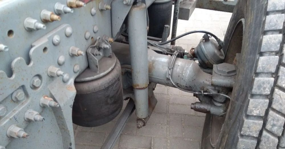 Oś wleczona podnoszona skrętna VOLVO FM FH 2007 - المحور و قطع الغيار - شاحنة: صور 2 Oś wleczona podnoszona skrętna VOLVO FM FH 2007 - المحور و قطع الغيار - شاحنة: صور 2