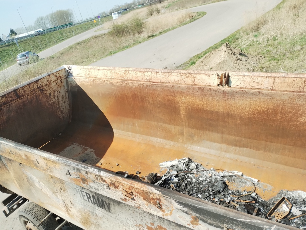 SCHMITZ CARGOBULL GOTHA 26 m3 SGF S3 2015 - قلابة نصف مقطورة: صور 3 SCHMITZ CARGOBULL GOTHA 26 m3 SGF S3 2015 - قلابة نصف مقطورة: صور 3