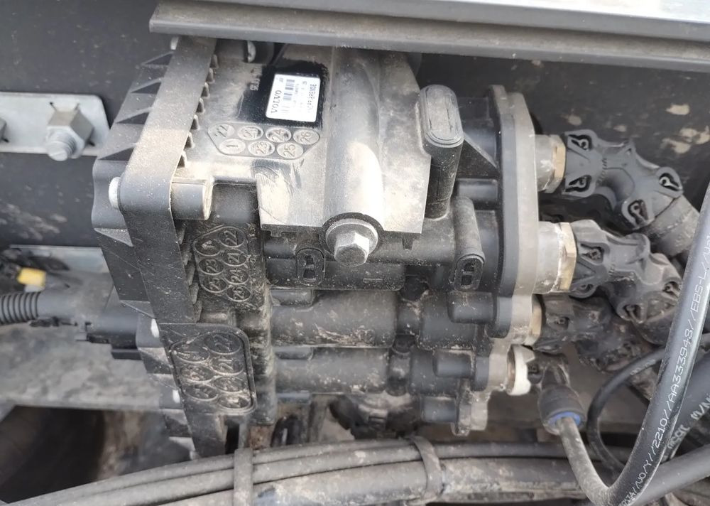 Zawór ECAS VOLVO FH500 FH550 6x4 21133934 2023 - النظام الكهربائي - شاحنة: صور 1 Zawór ECAS VOLVO FH500 FH550 6x4 21133934 2023 - النظام الكهربائي - شاحنة: صور 1