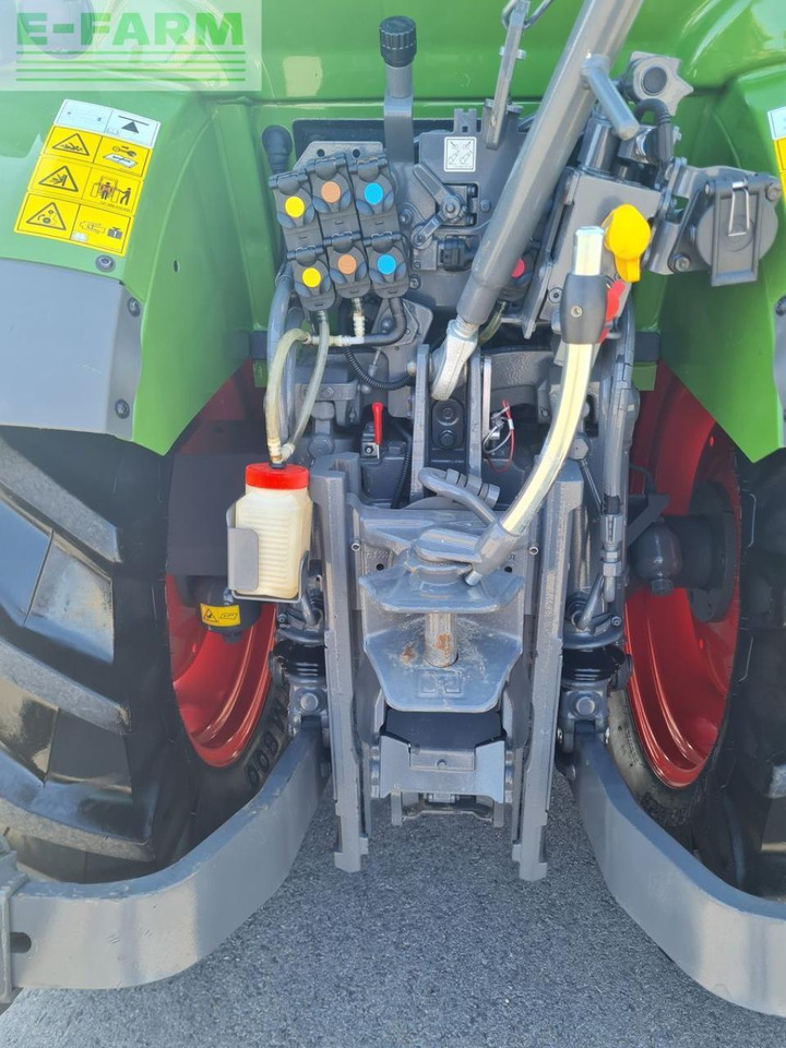 Fendt 211 vario f F - جرار: صور 4 Fendt 211 vario f F - جرار: صور 4