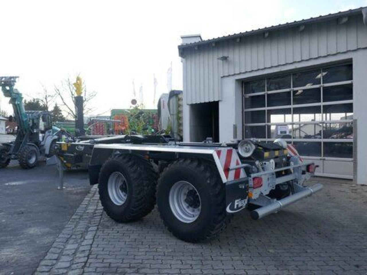 Fliegl hkl 22 - tandem abrollkipper - abgelagert! - مقطورة هوك ليفت/ لود لوجر: صور 5 Fliegl hkl 22 - tandem abrollkipper - abgelagert! - مقطورة هوك ليفت/ لود لوجر: صور 5