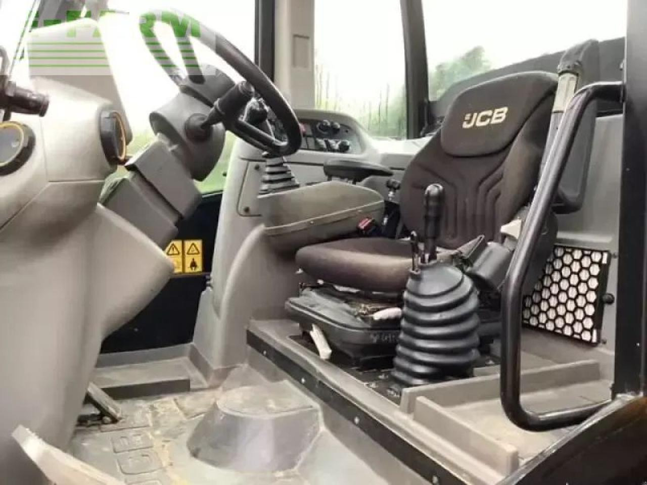 رافعة تلسكوبية JCB tm320: صور 8