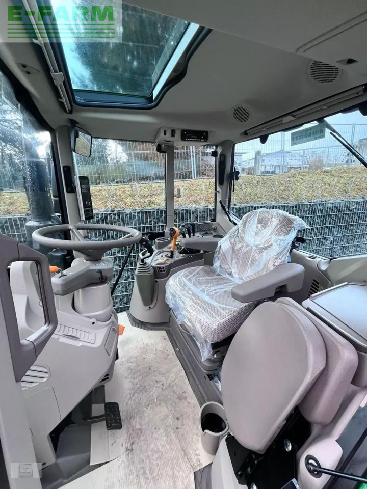 جرار John Deere 6120m: صور 7