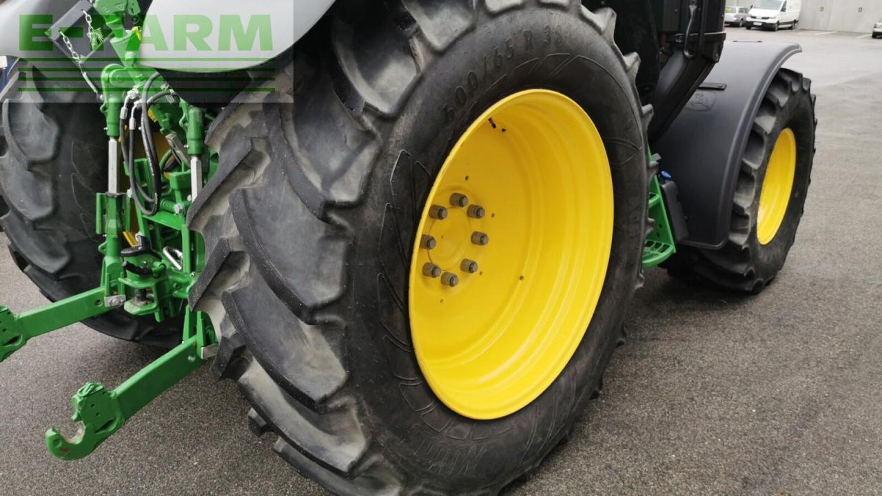 جرار John Deere 6120m: صور 16