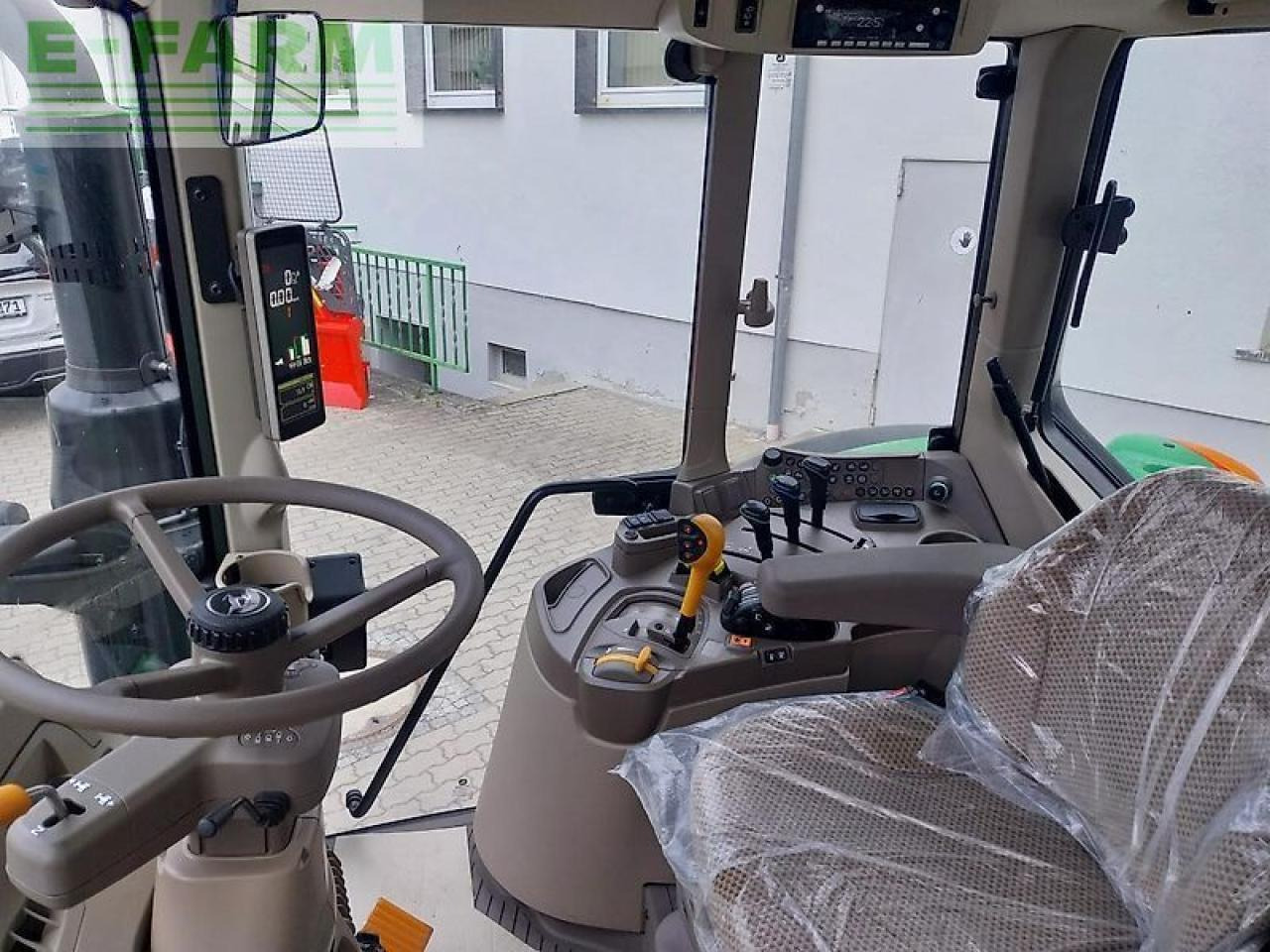 John Deere 6120m - جرار: صور 5 John Deere 6120m - جرار: صور 5