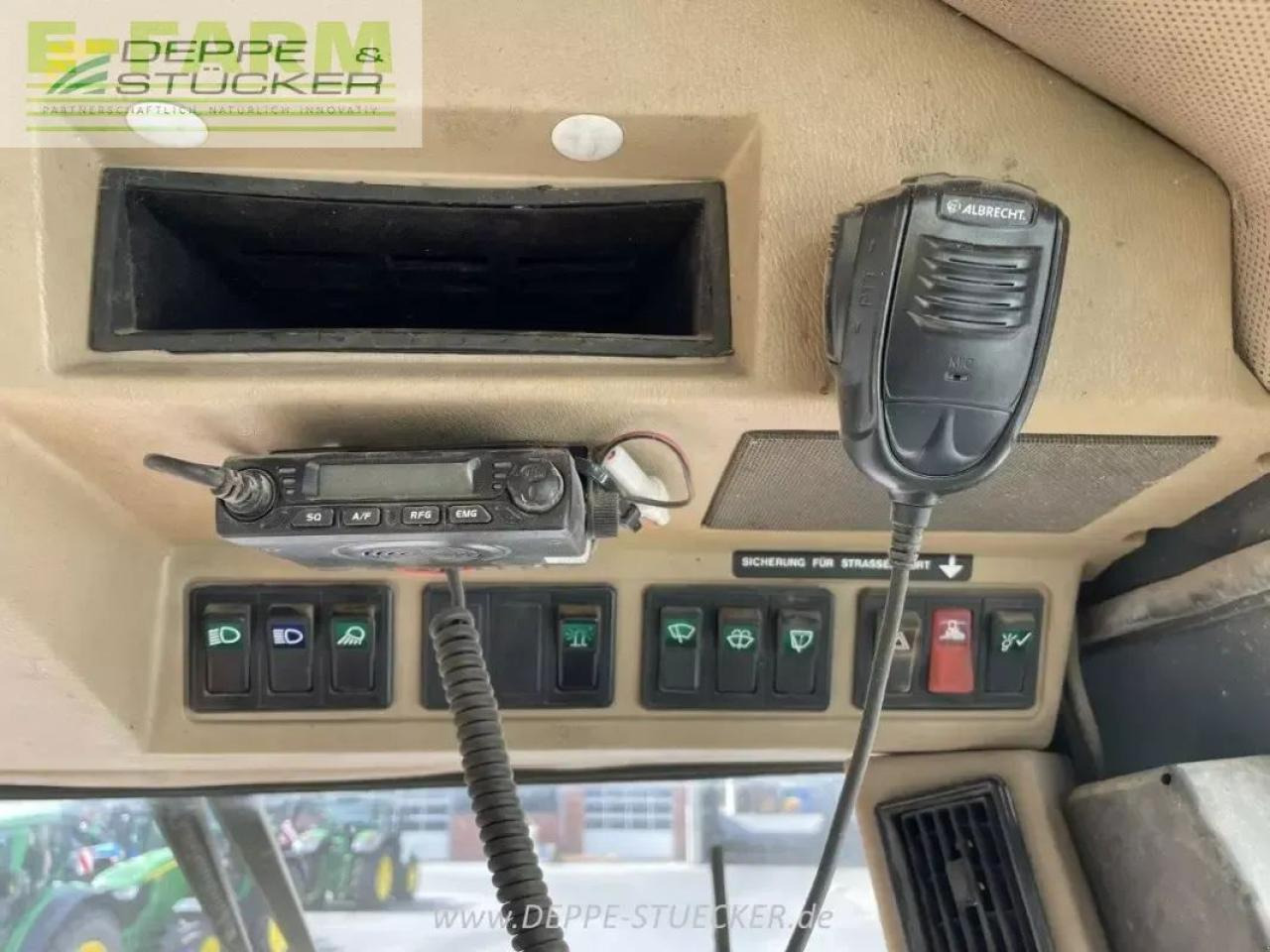 حصادة الأعلاف John Deere 6810: صور 8 حصادة الأعلاف John Deere 6810: صور 8