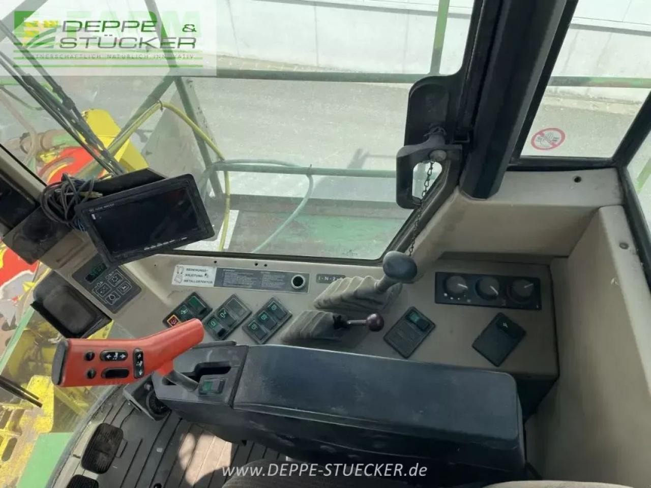 حصادة الأعلاف John Deere 6810: صور 11 حصادة الأعلاف John Deere 6810: صور 11
