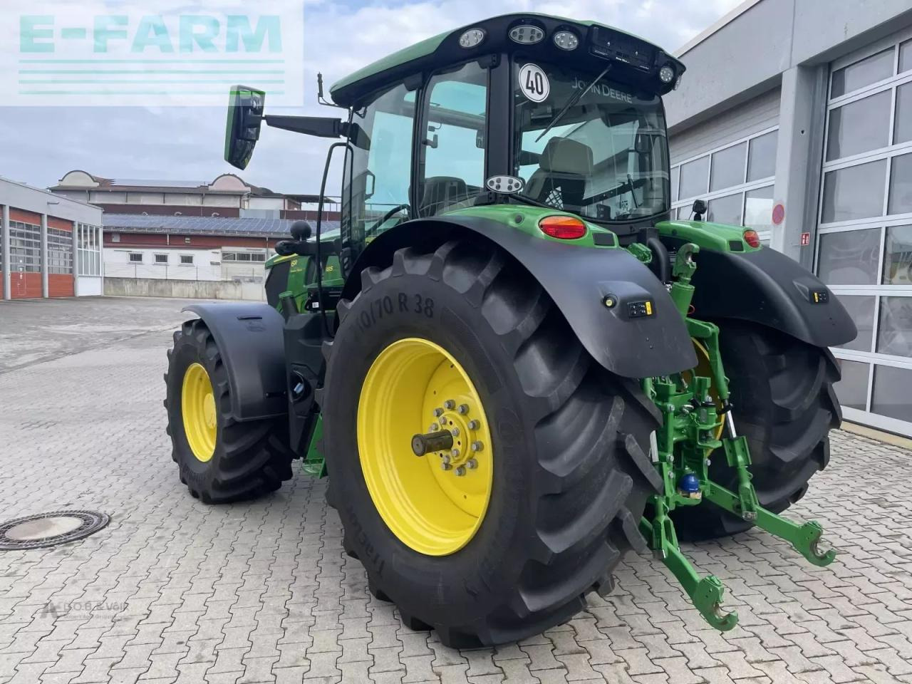 جرار John Deere 6r185: صور 7