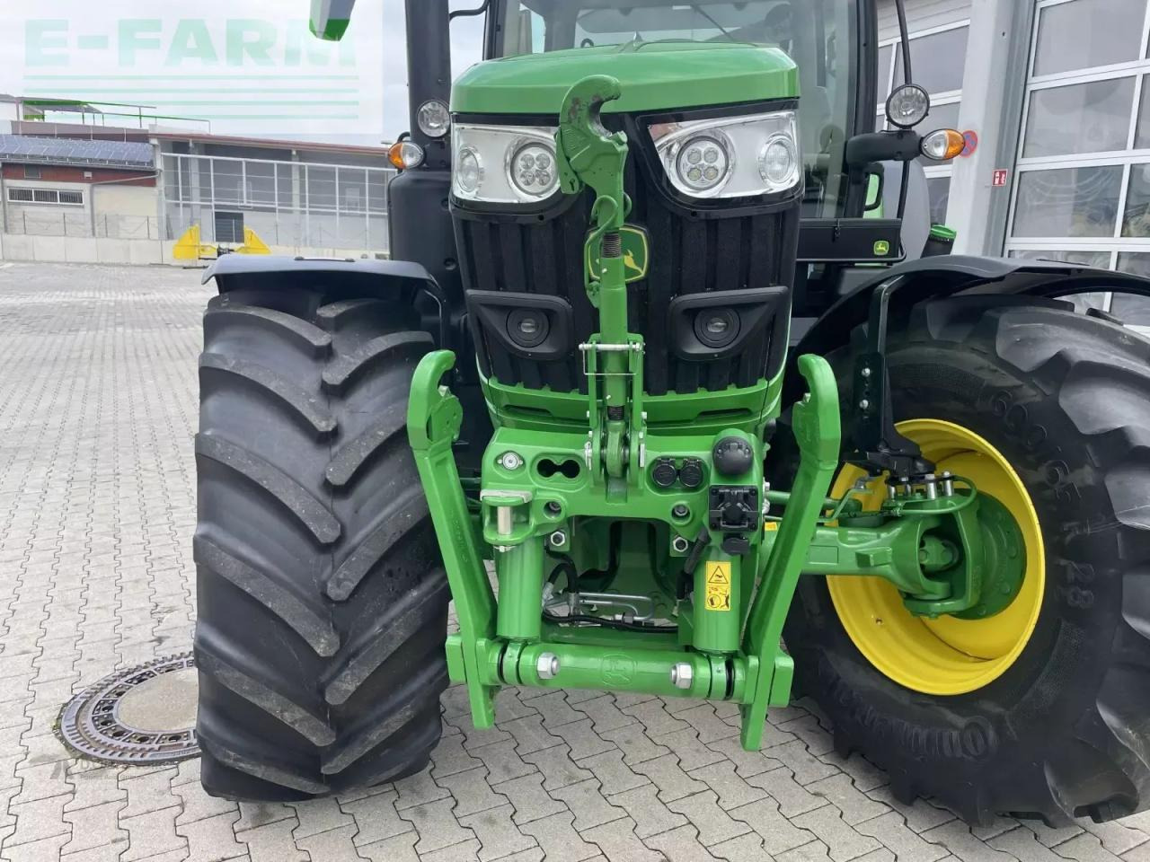 جرار John Deere 6r185: صور 11