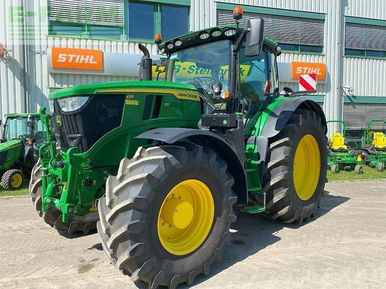 John Deere 6r215 - جرار: صور 1 John Deere 6r215 - جرار: صور 1