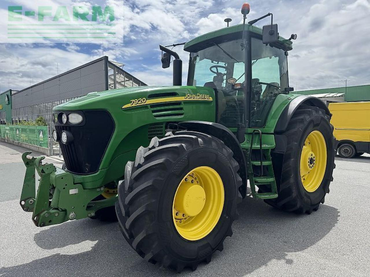 John Deere 7920 - جرار: صور 1 John Deere 7920 - جرار: صور 1